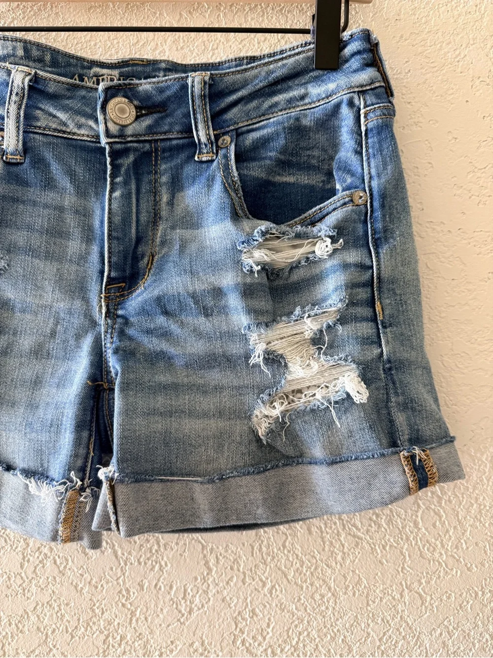 AMERICAN EAGLE OUTFITTERS Next Level Stretch X  Distressed High Rise Shorts Sz 8 - Picture 2 of 11